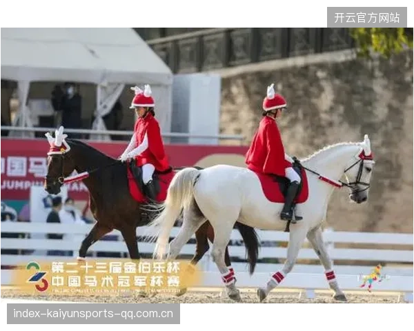 马术骑手骑着马跳舞登新闻头条：风靡全球的马术与舞蹈完美融合
